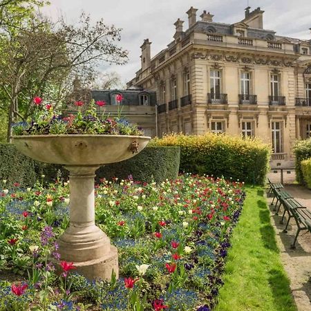 Studio Design Proche Champs-Elysees Париж Екстериор снимка