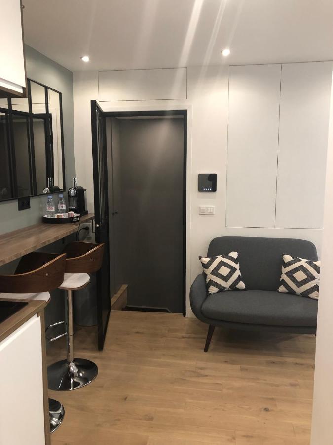 Studio Design Proche Champs-Elysees Париж Екстериор снимка